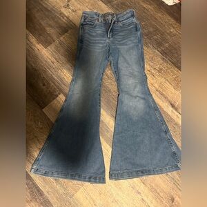 Wrangler Bell Bottom Jeans